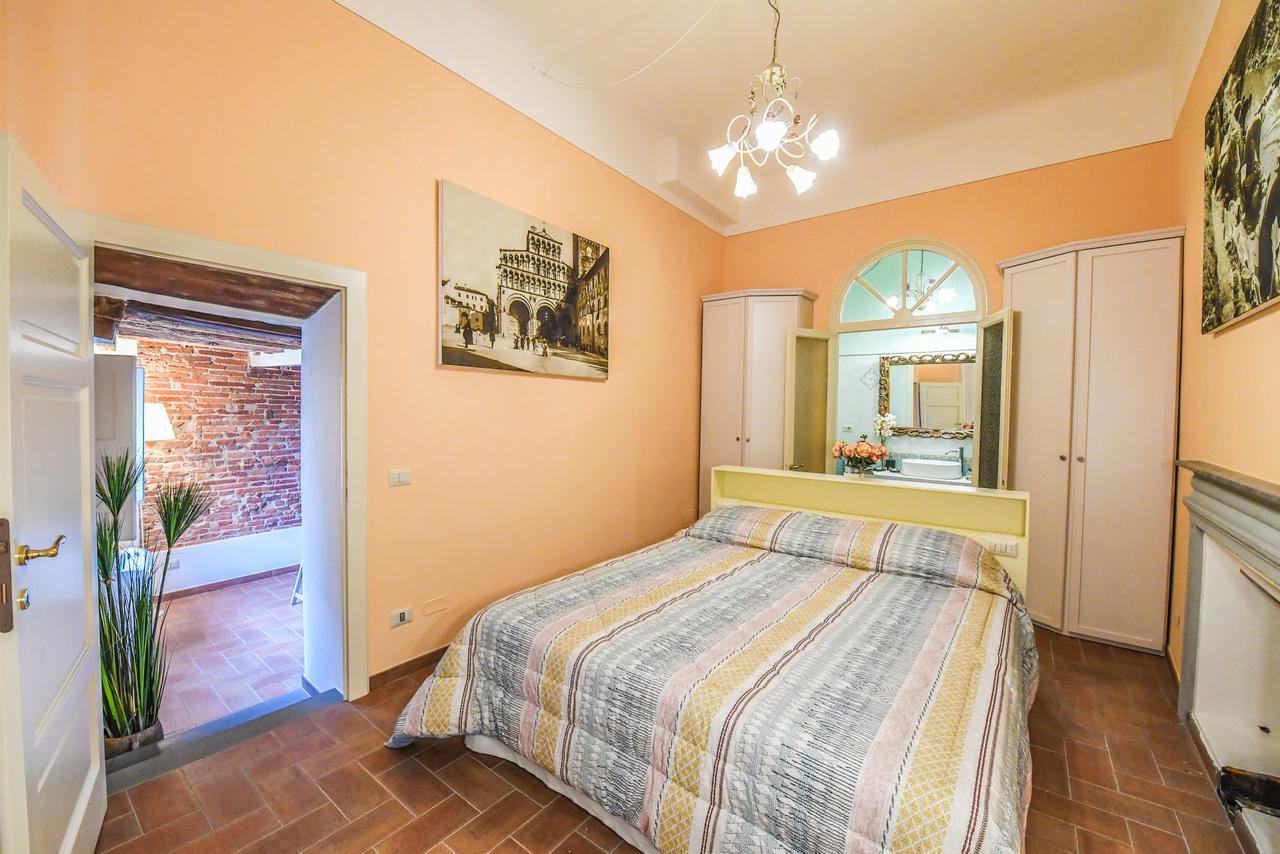 Micheli Suite Anfiteatro Square Lucca Eksteriør billede