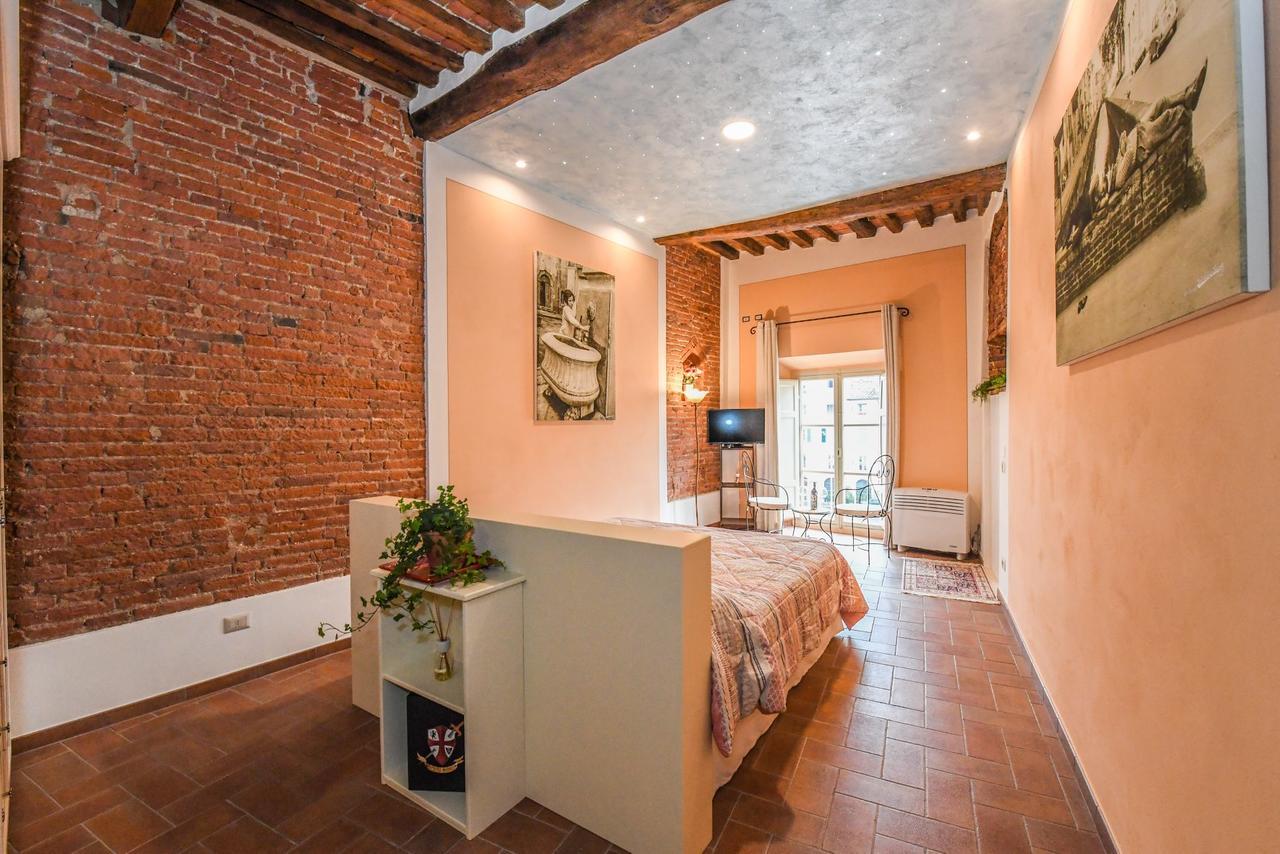 Micheli Suite Anfiteatro Square Lucca Eksteriør billede