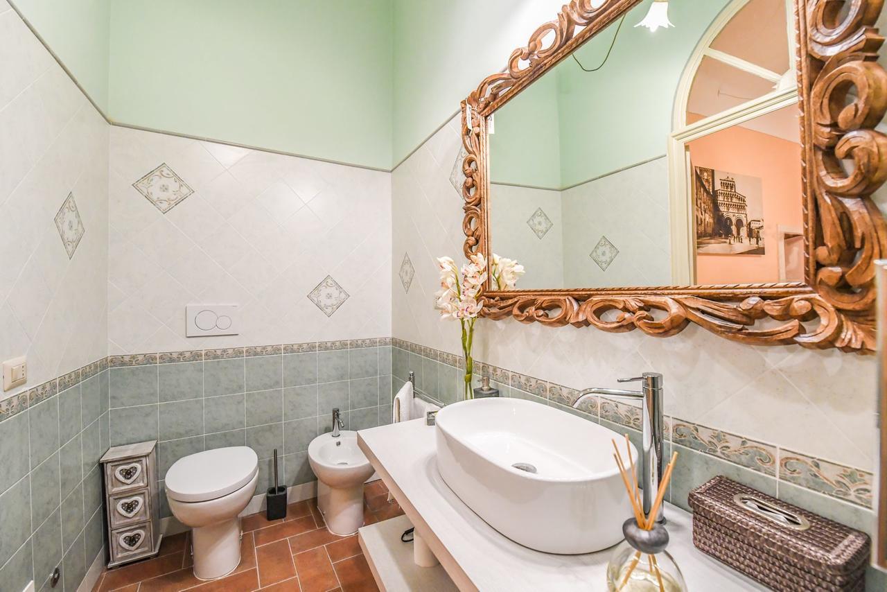 Micheli Suite Anfiteatro Square Lucca Eksteriør billede