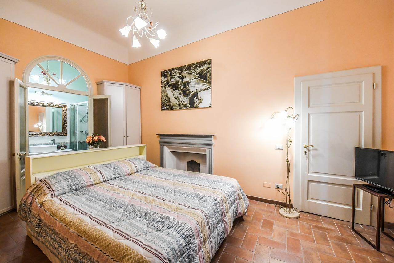 Micheli Suite Anfiteatro Square Lucca Eksteriør billede
