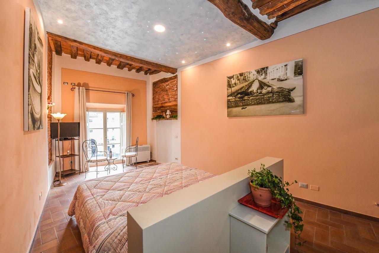 Micheli Suite Anfiteatro Square Lucca Eksteriør billede